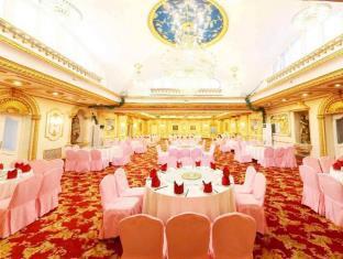 Modern Hotel Harbin Buitenkant foto