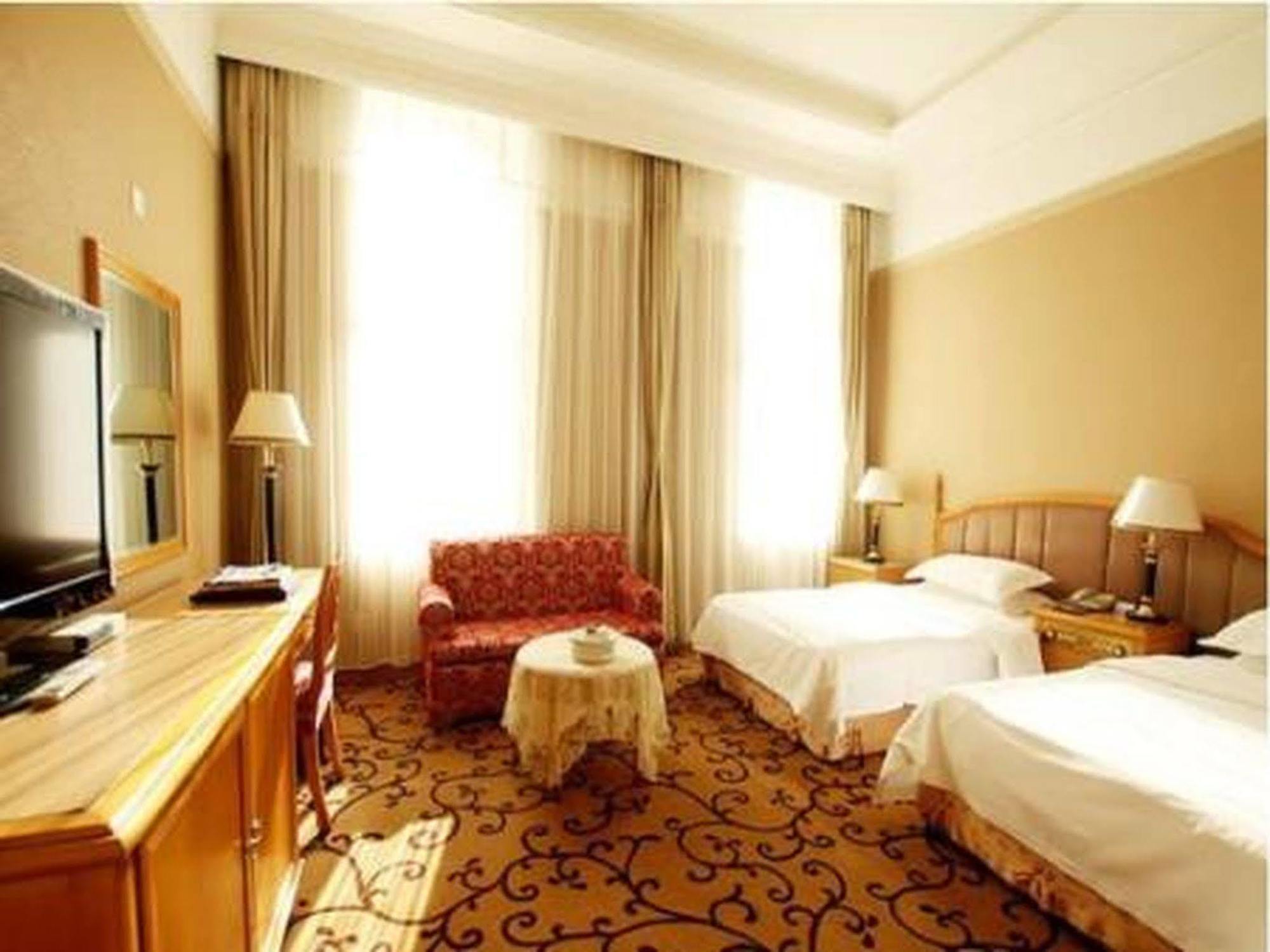 Modern Hotel Harbin Buitenkant foto